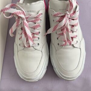 Alexander McQueen White and Pink Low-Top Sneakers